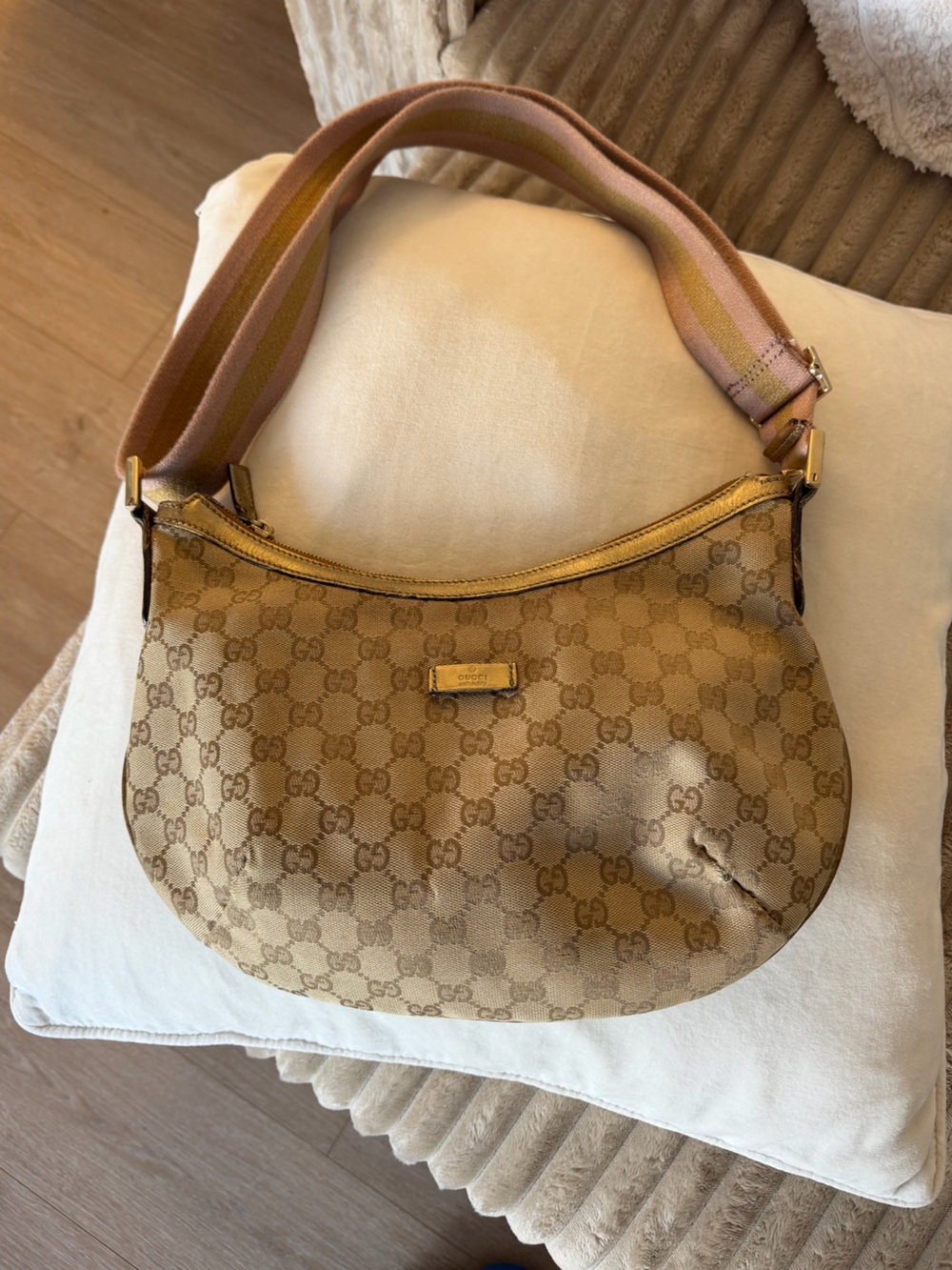 2 in 1 Gucci Beige Monogram Shoulder and crossbody Bag